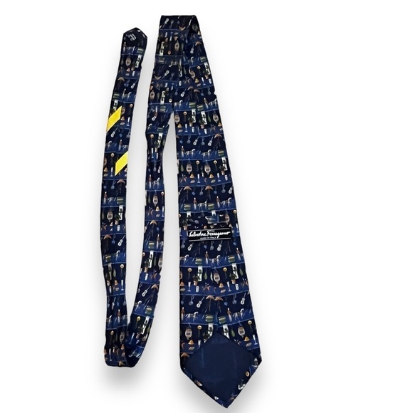 Salvatore Ferragamo 100% Silk Neck Tie Novelty Micro Print Blue Italy - Picture 7 of 8